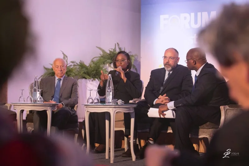 Vue d’ensemble d’une table ronde
